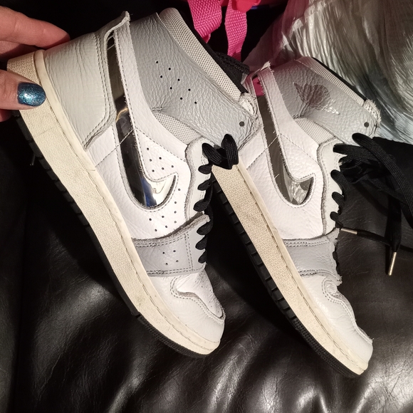 Nike Other - Nike Kids Sneakers in White and Silver